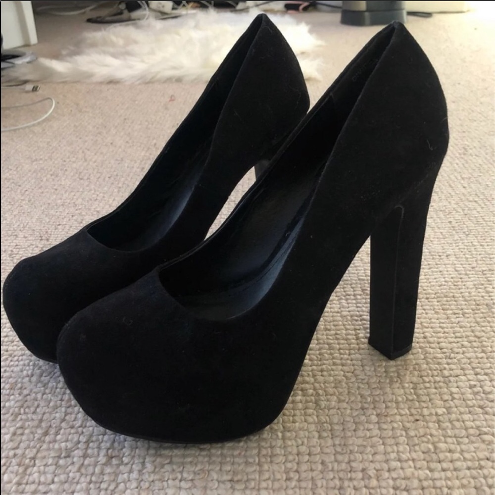 Women’s clothes and shoes bundle